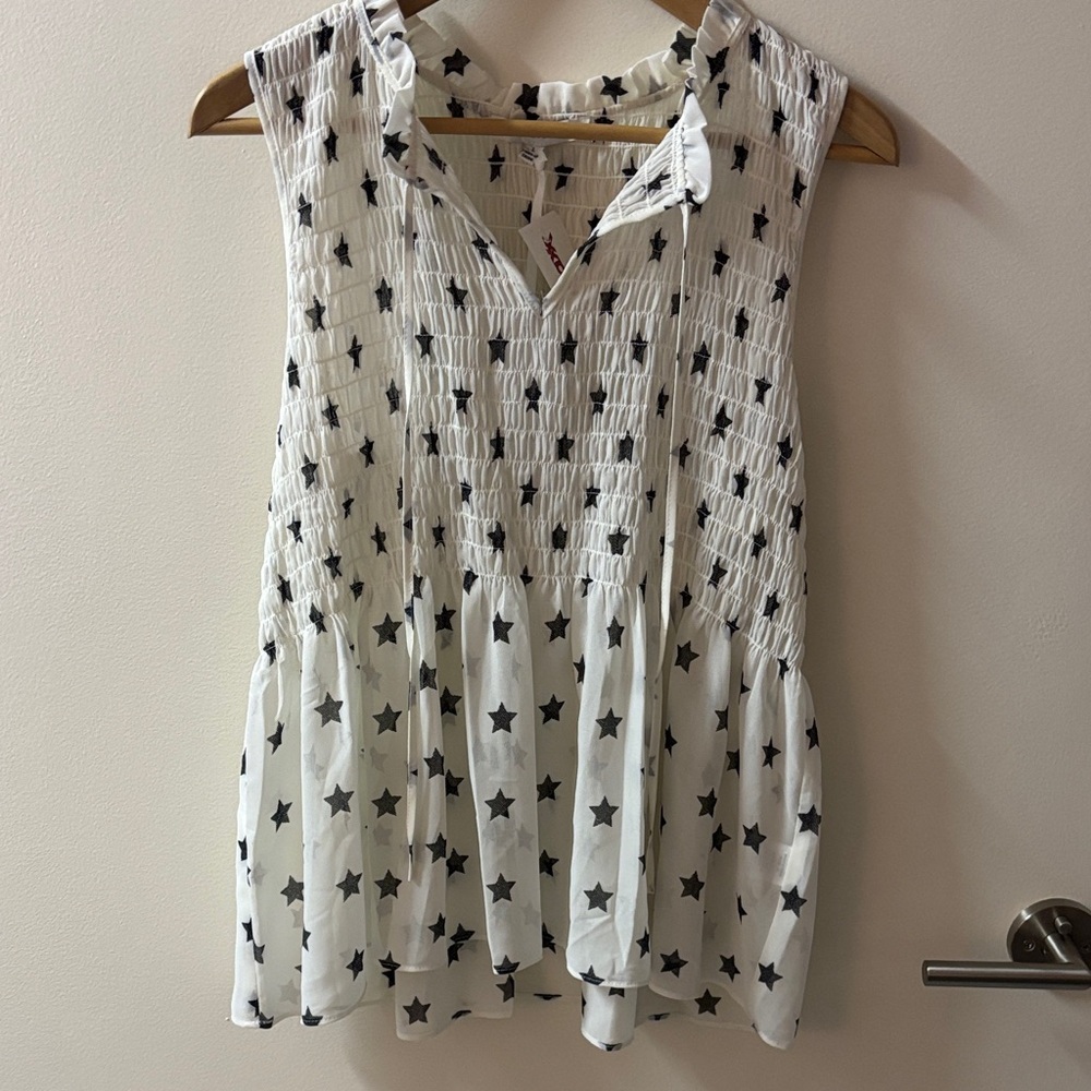 Rose & Olive Black Star Print Sleeveless Blouse
